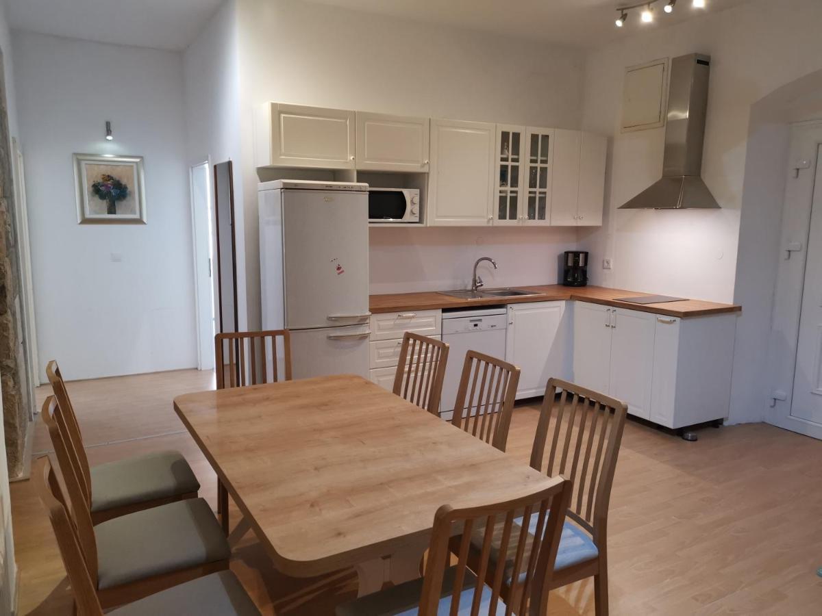 Spacious 140m2 Downtown 3 Bedroom Appartement